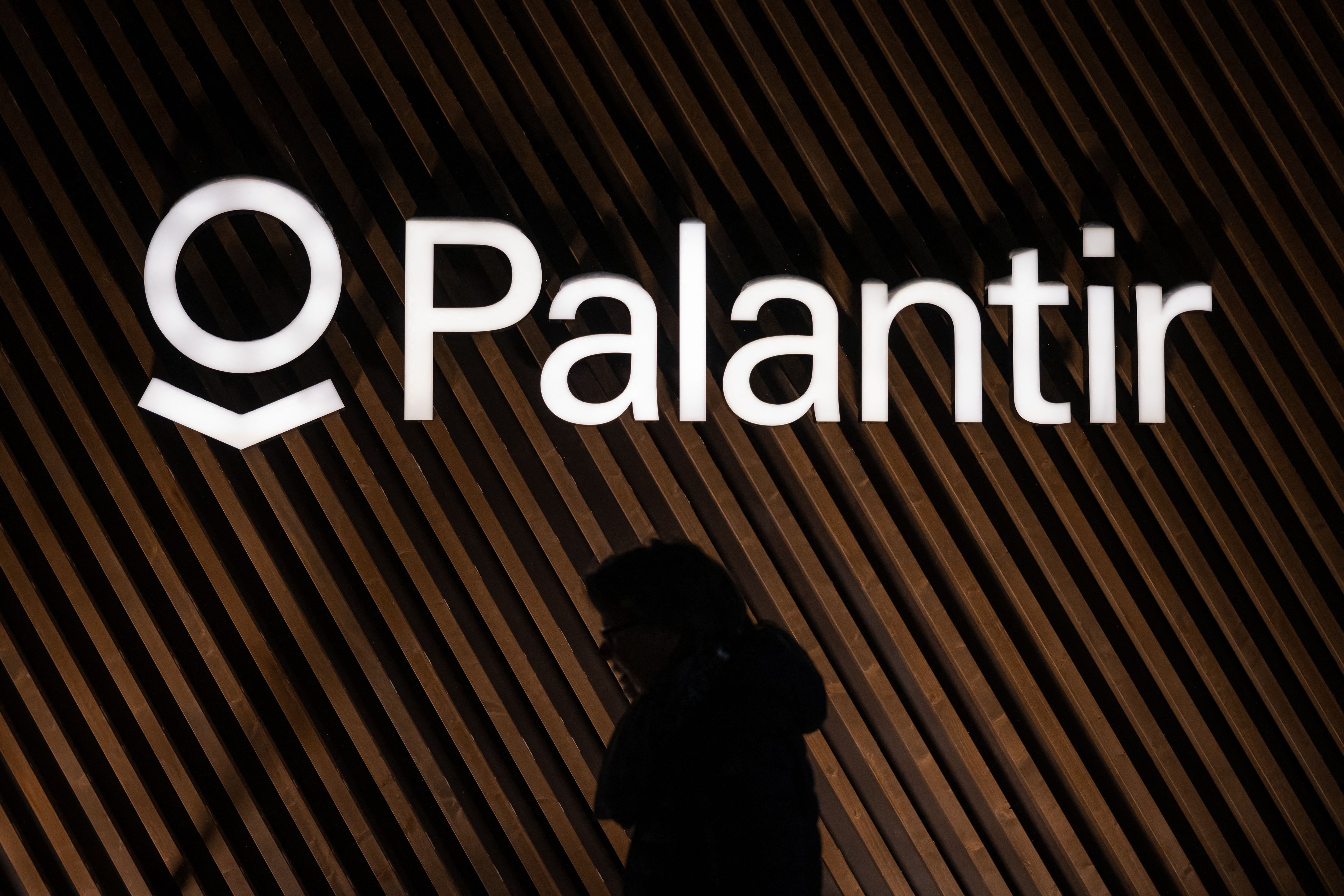 Why Is Palantir Stock Plummeting Today?
