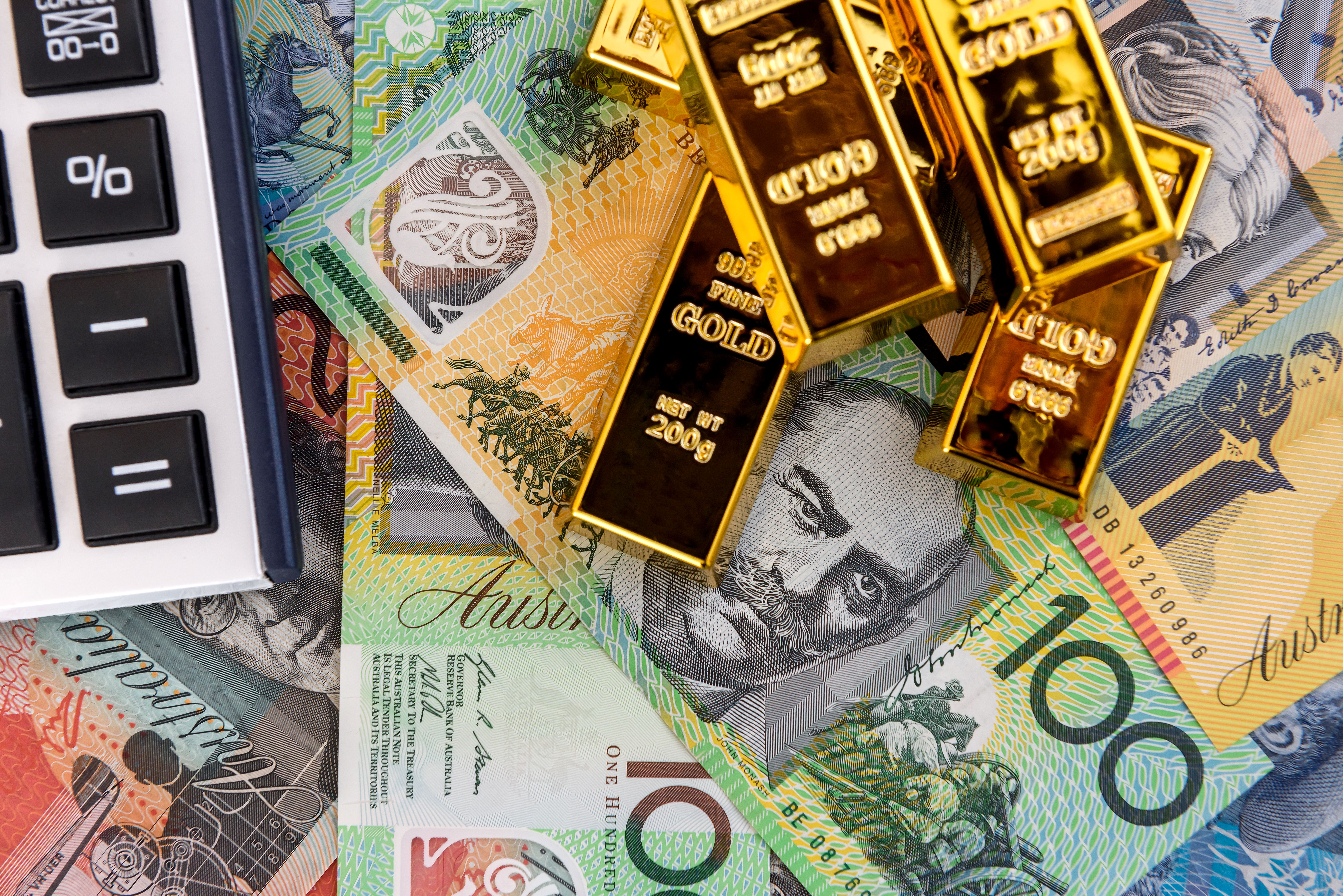 Gold ETFs: SPDR Gold Shares Offers Scale While AAAU Is More Affordable