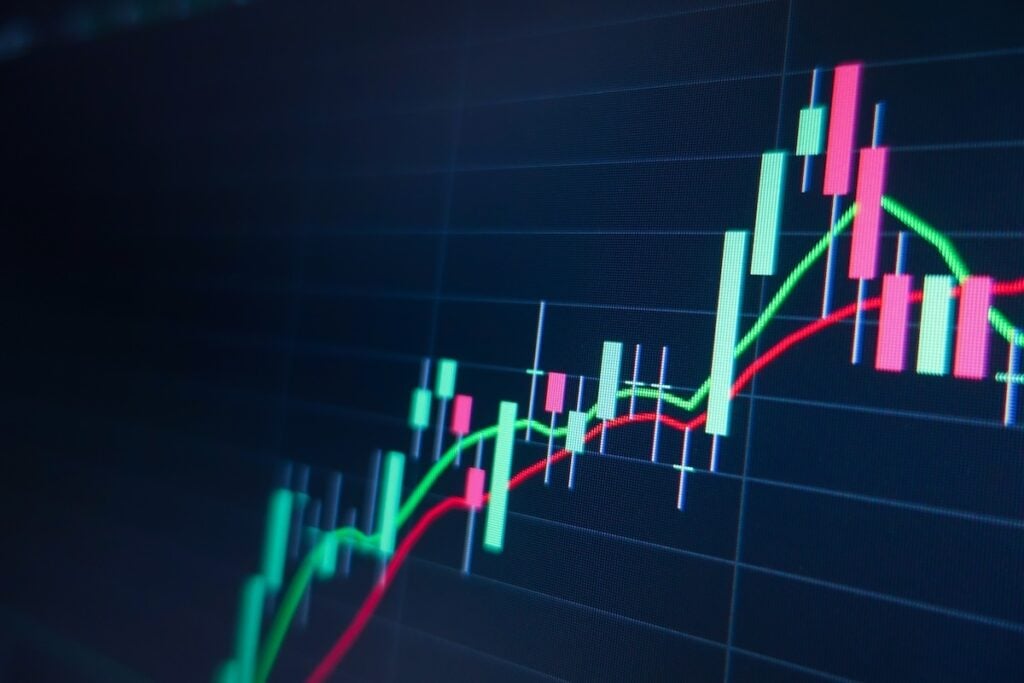 Dow Jones Hits Record Highs, Oracle Sinks On AI Concerns: What's Moving Markets Thursday?